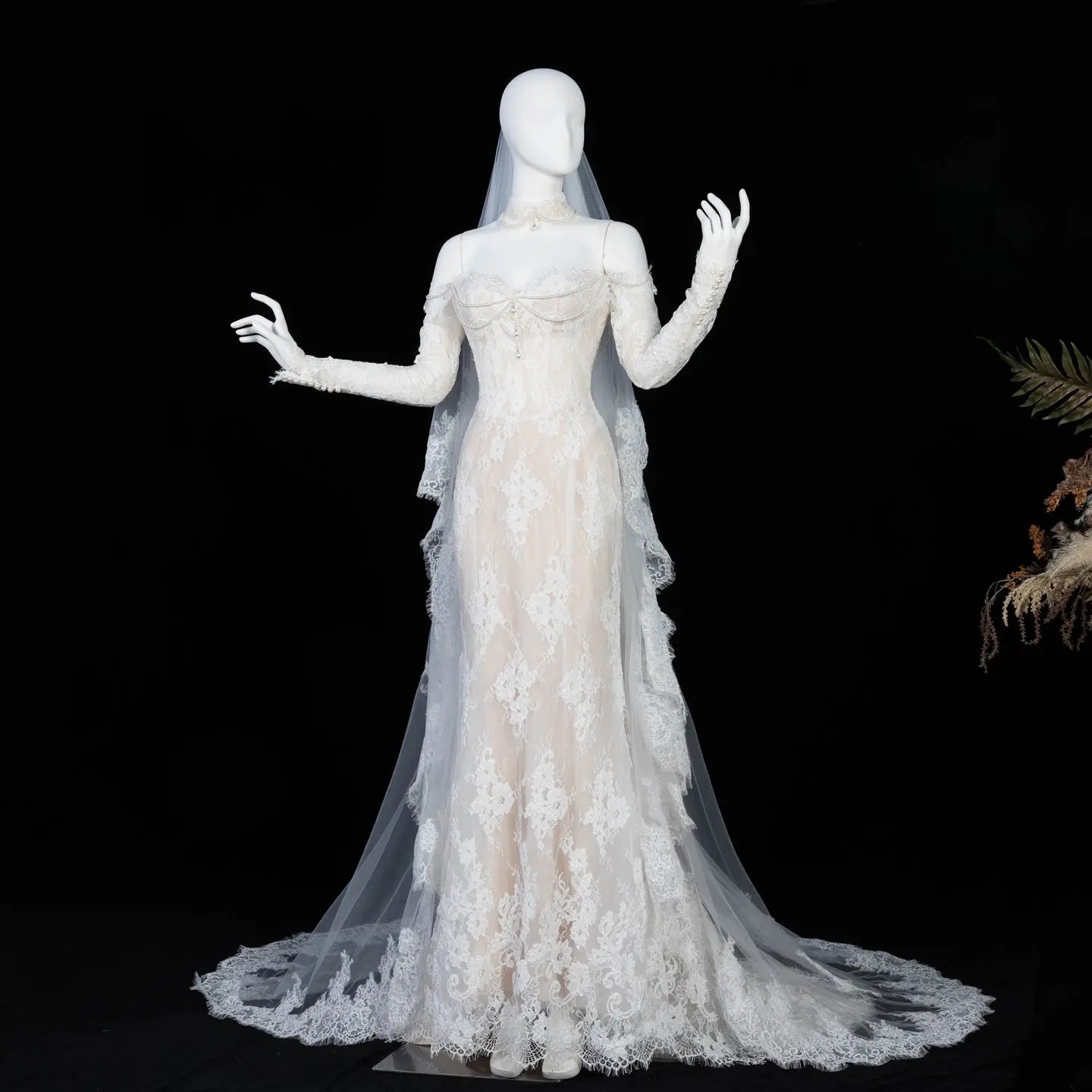 Elegant Ivory Sweetheart Neckline Sheer Lace Mermaid Wedding Dress with Veil ZP133