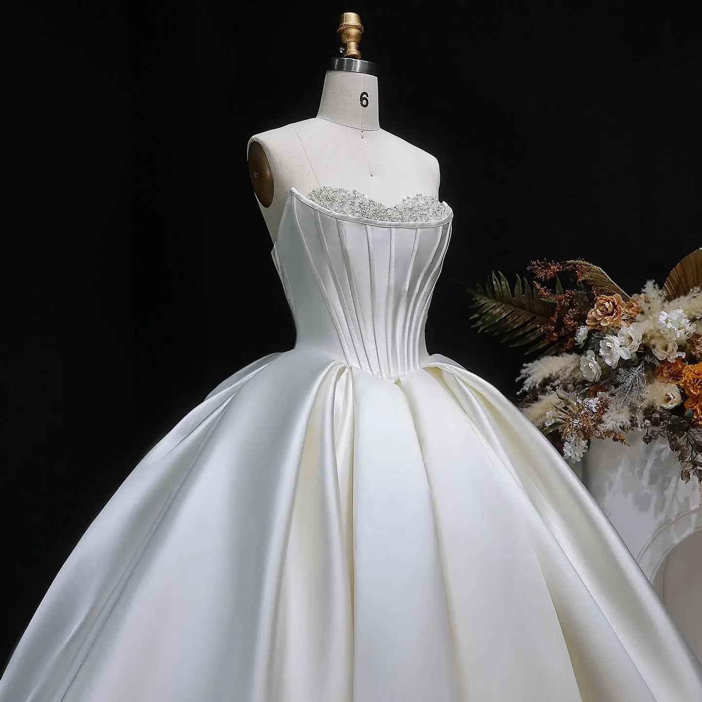 Luxury Pearl Strapless Ball Gown White Wedding Dress ZP192