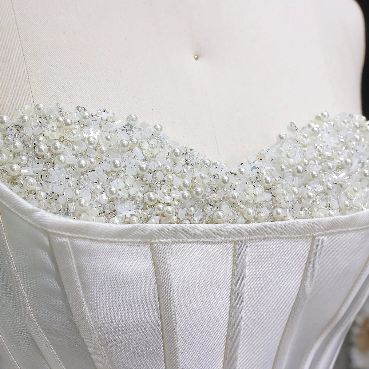 Luxury Pearl Strapless Ball Gown White Wedding Dress ZP192