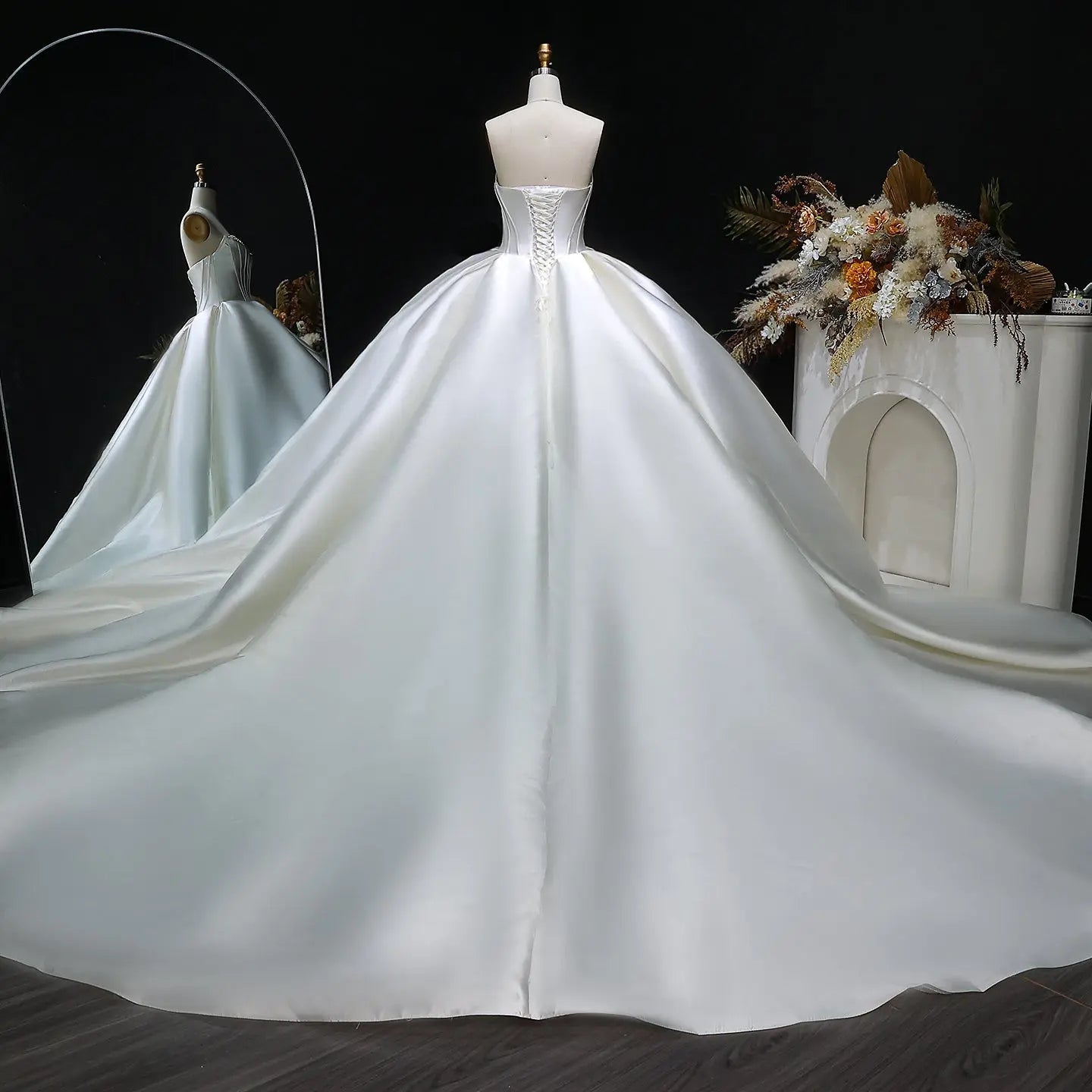 Luxury Pearl Strapless Ball Gown White Wedding Dress ZP192