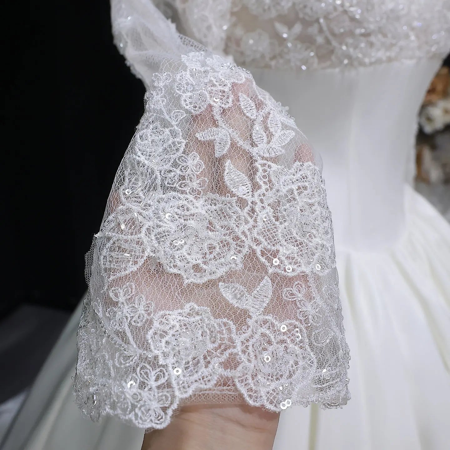 Classic Long Sleeve Lace Ball Gown Wedding Dress ZP180
