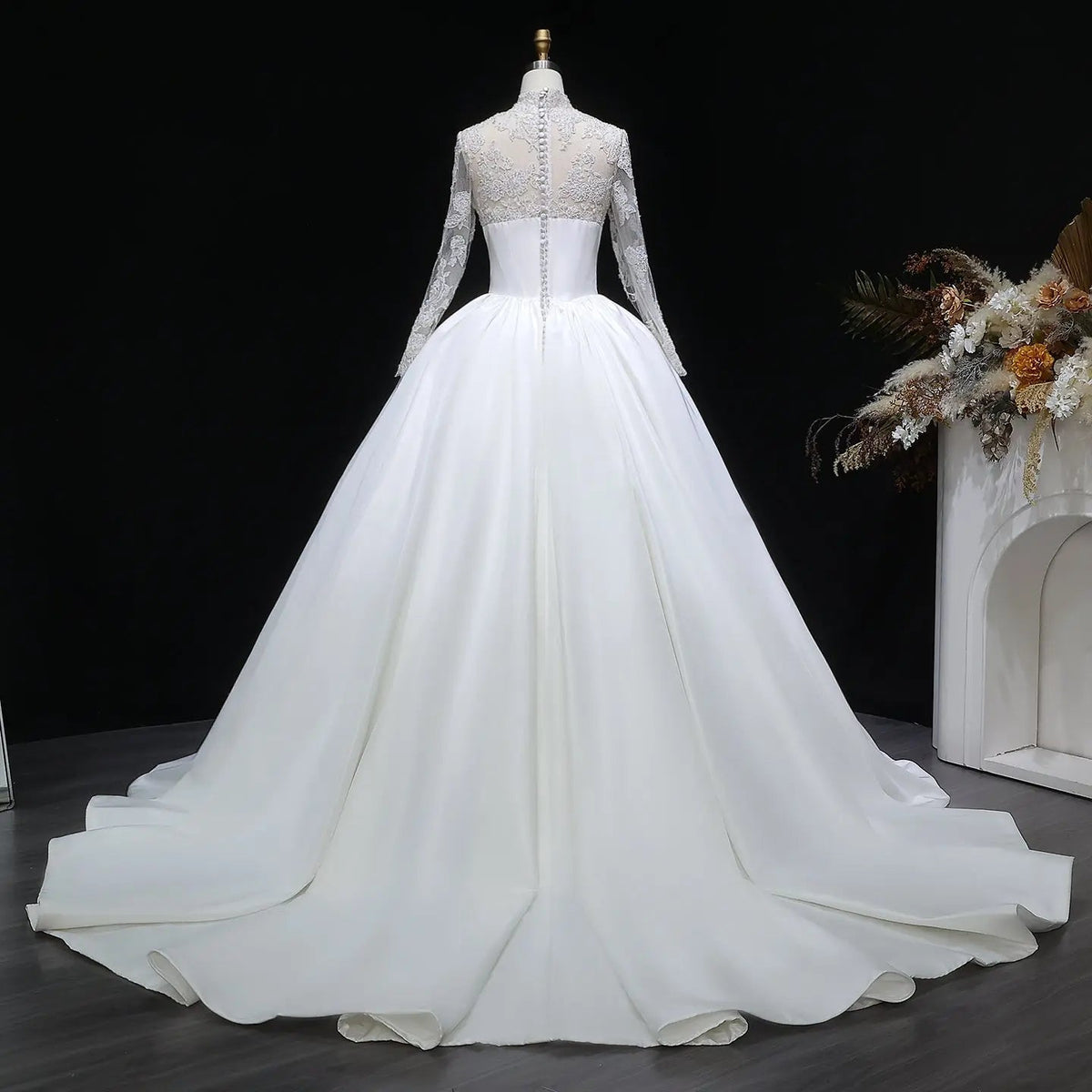 Classic Long Sleeve Lace Ball Gown Wedding Dress ZP180