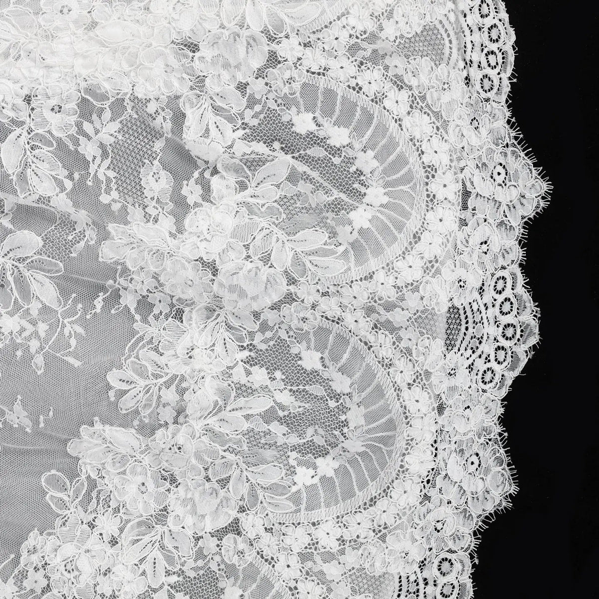 White Lace Spaghetti Strap Bridal Gown Square Neck Beaded Corset Ball Gown ZP012