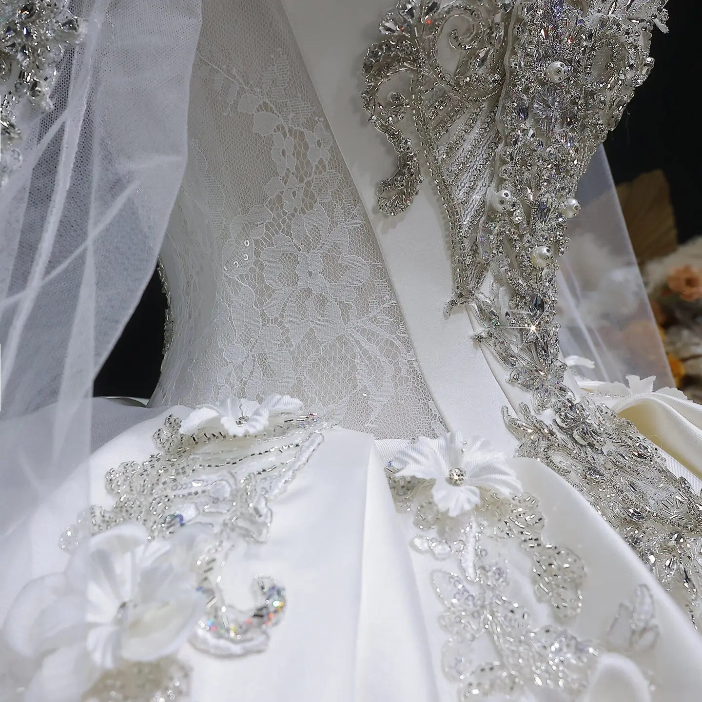 Luxury Satin 3D Floral Long Sleeve Embroidered Wedding Dress ZP161