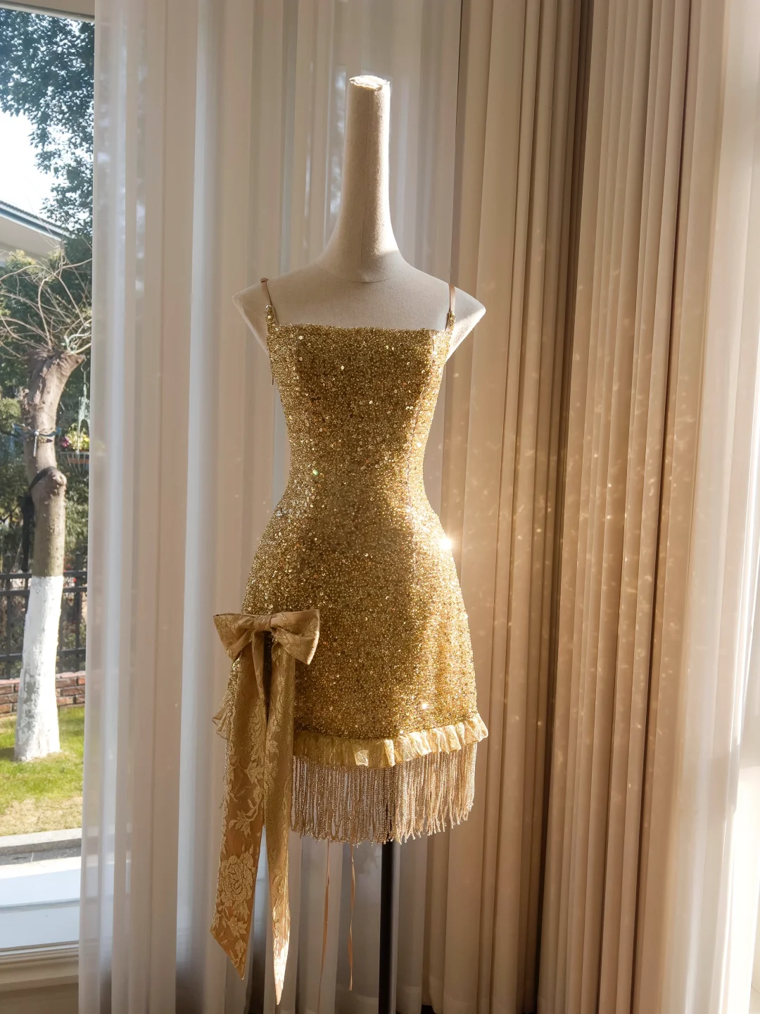 Sparkly Gold Sequin Sheath Cocktail Dress Short Graduation Homecoming Dress