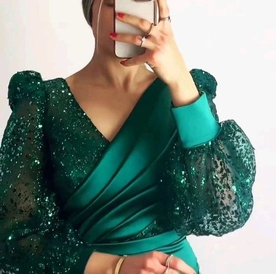 Dark Green Mermaid V Neck Satin Evening Dress Long Sleeves
