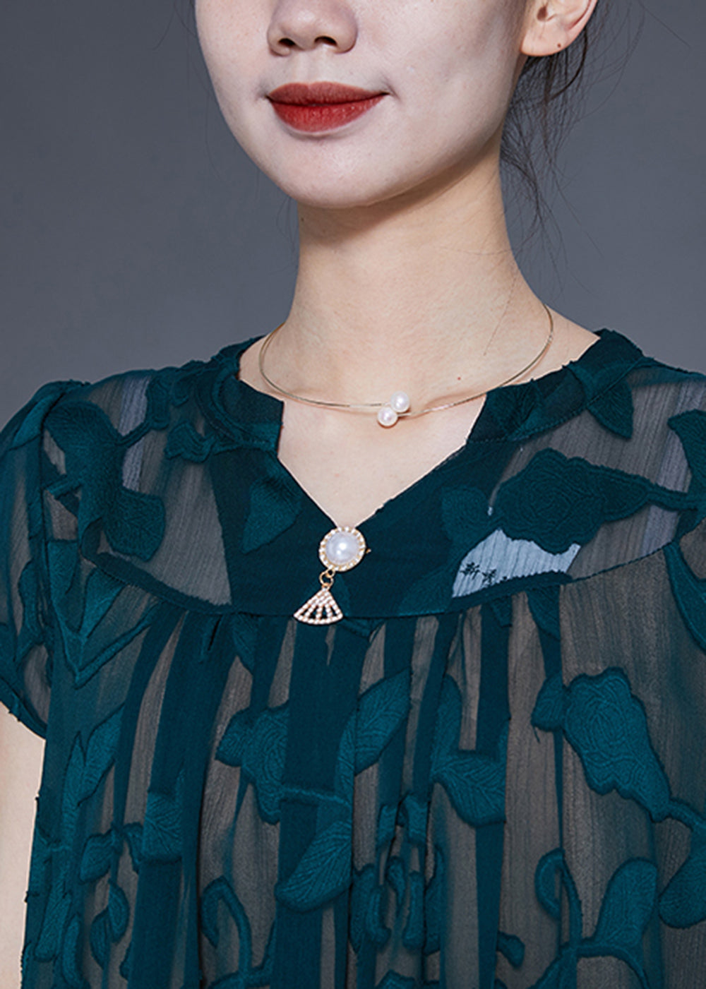 Beautifully Crafted Dress in a Classic Style