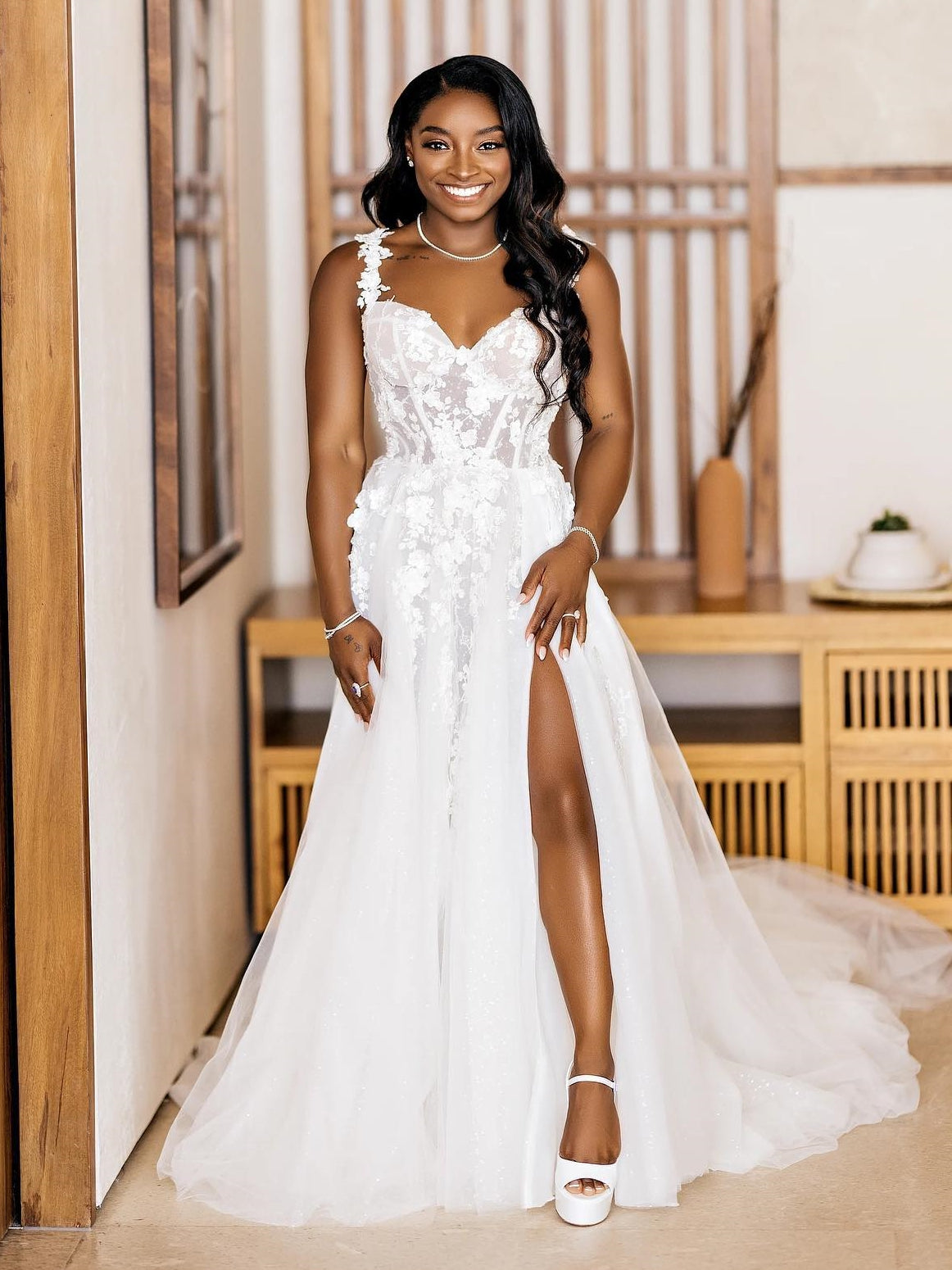 Classic Sweetheart Tulle Lace With Slit Wedding Gown