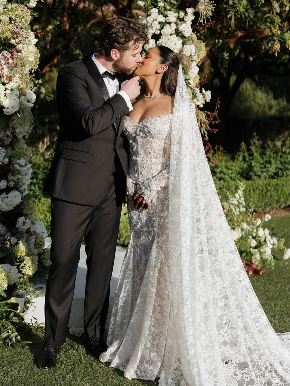Mermaid Off-Shoulder 3/4 Sleeves Full Lace Backless Wedding Dress