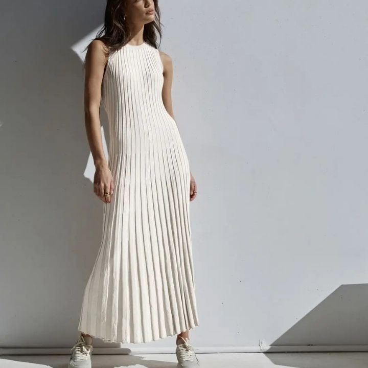 Valeria Aesthetic Sleeveless Pleated Maxi Dress Premium Wardrobe Essential