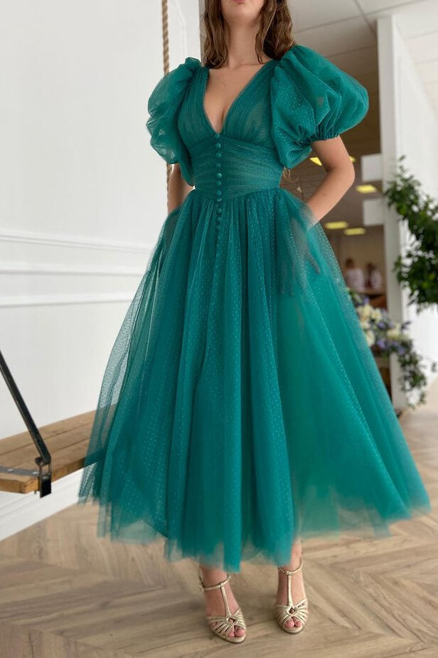 Elegant Dark Green A-Line Tulle Evening Dress with V-Neck and Short Sleeves - VelvetHem