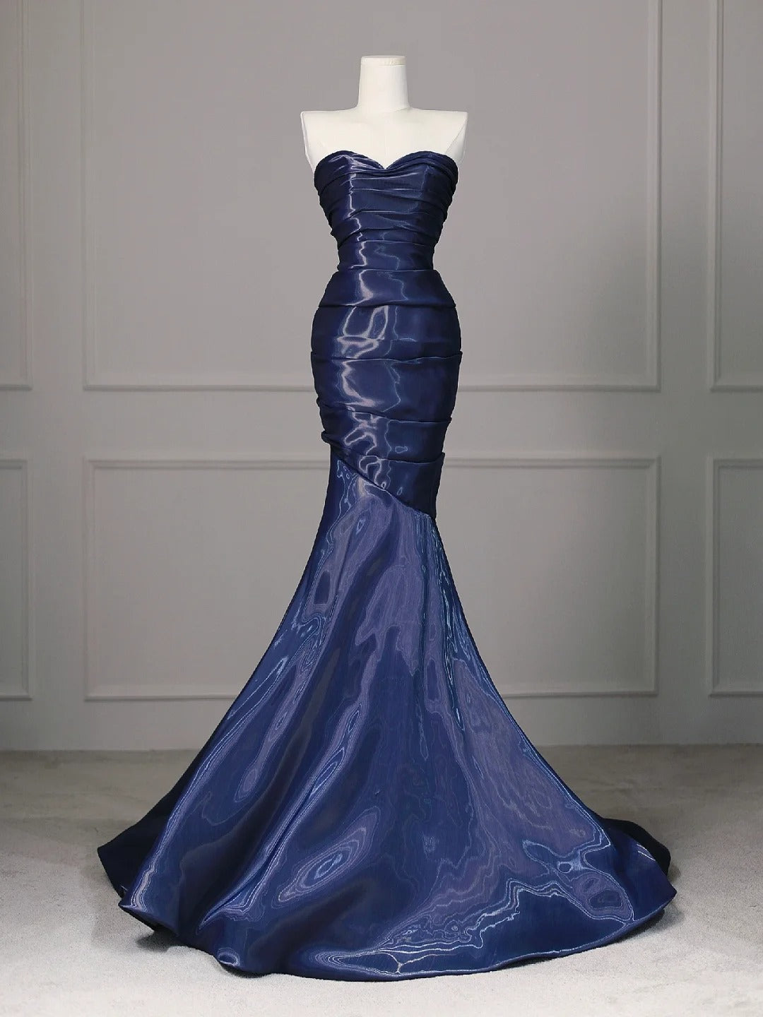 Elegant Navy Blue Mermaid Strapless Pleated Satin Long Prom Dress Evening Dress
