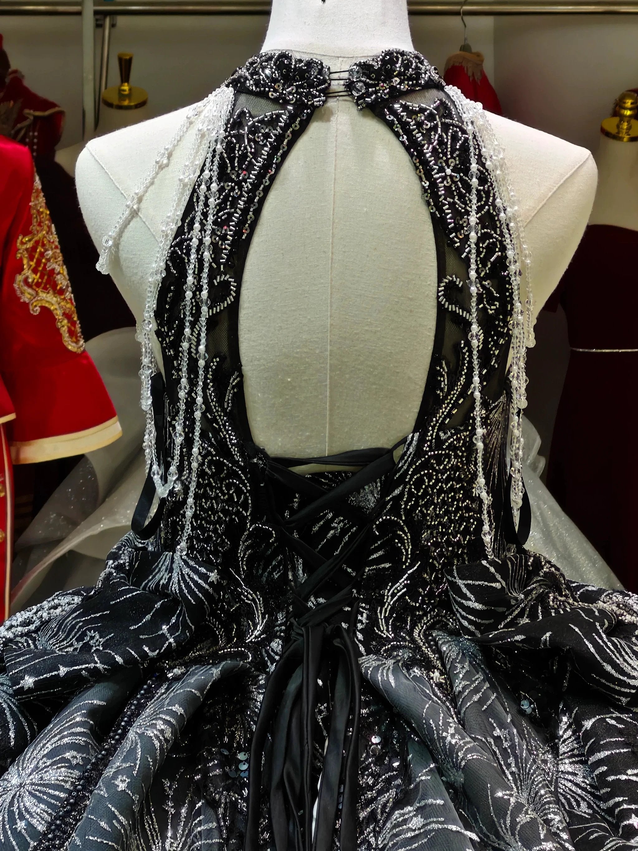Dramatic Black Halter-Neck Ball Gown Wedding Dress with Firework Sequin Embroidery & Beaded Tassels Ye-2035 (ZD16818)