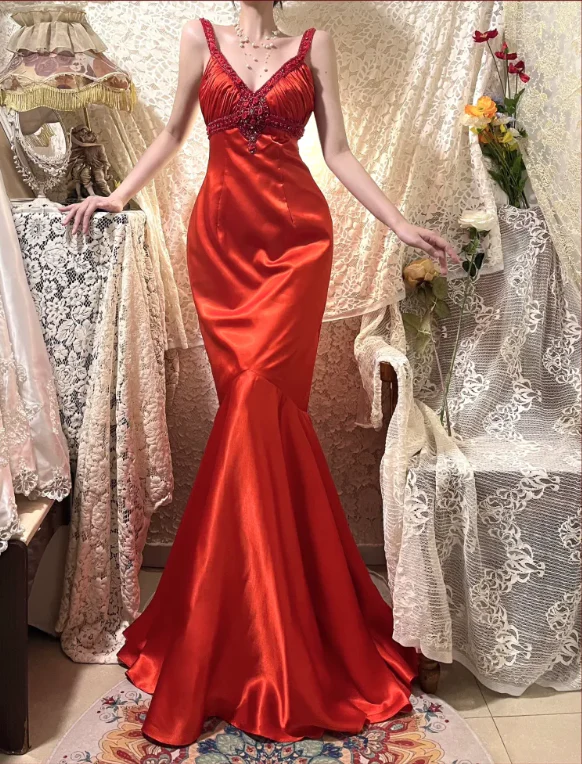 Red Satin V-Neck Beaded Long Prom Dress Mermaid Evening Dress