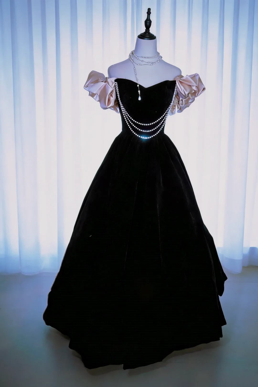 A-Line Black Velvet Prom Dress Elegant Formal Evening Dress