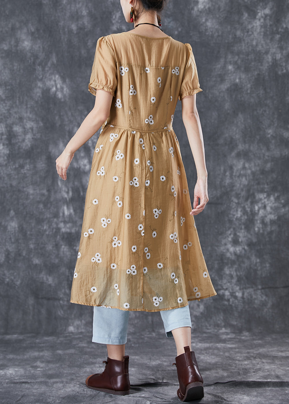 Well Tailored Dress with a Graceful Silhouette
