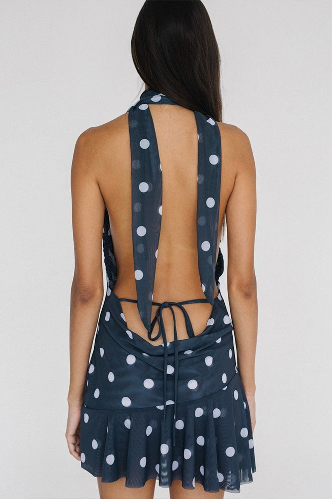 Relaxed Dress Inspired by Contemporary Streetwear Fashion 4