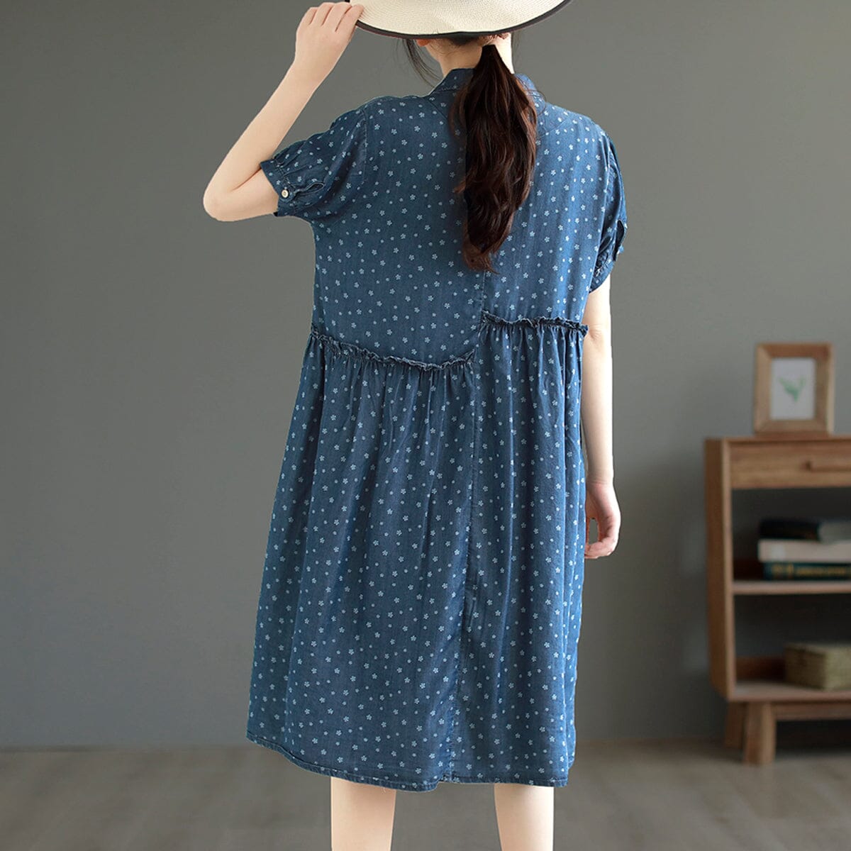 Beautifully Finished Dress in a Timeless Design