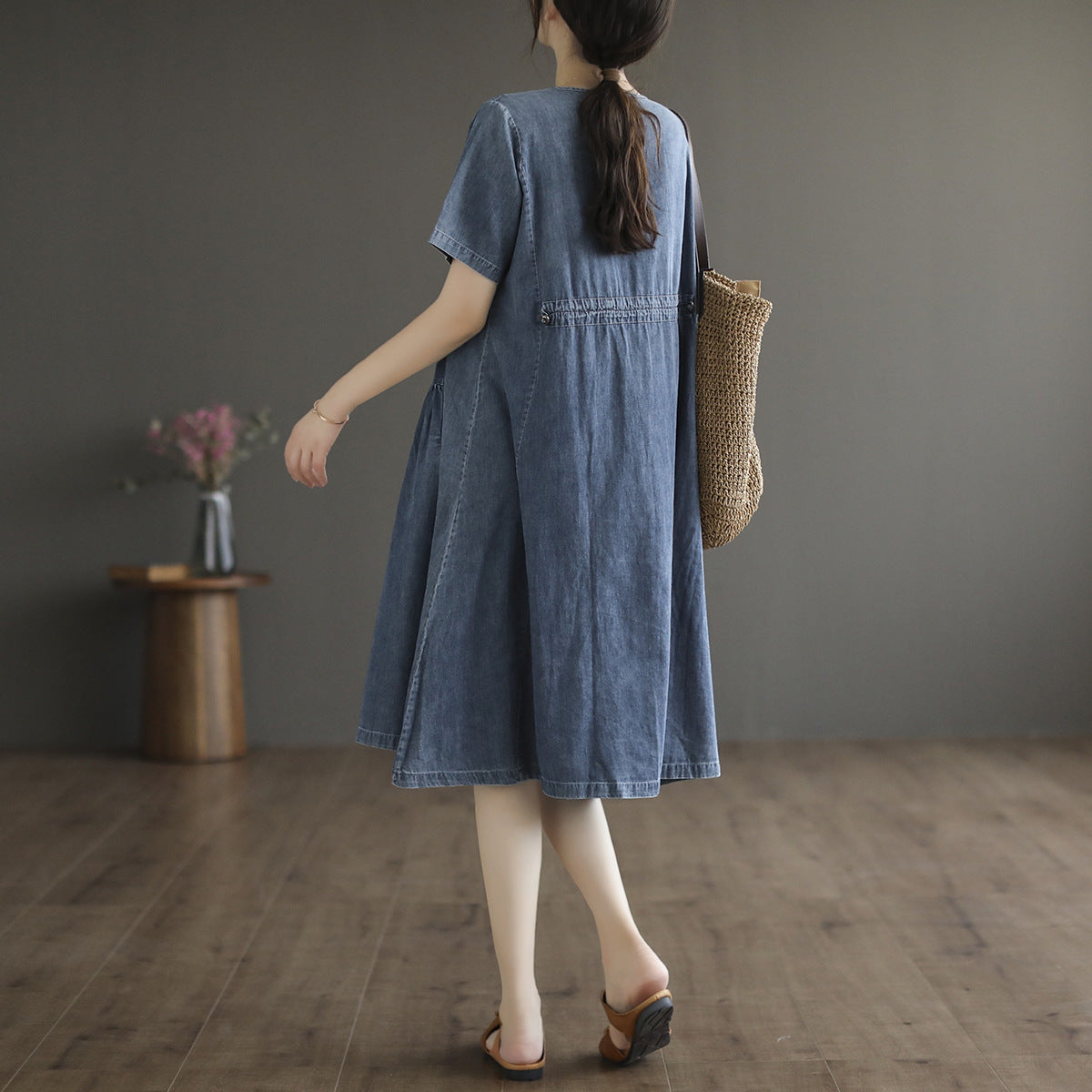 Sophisticated Dress with a Clean Classic Look