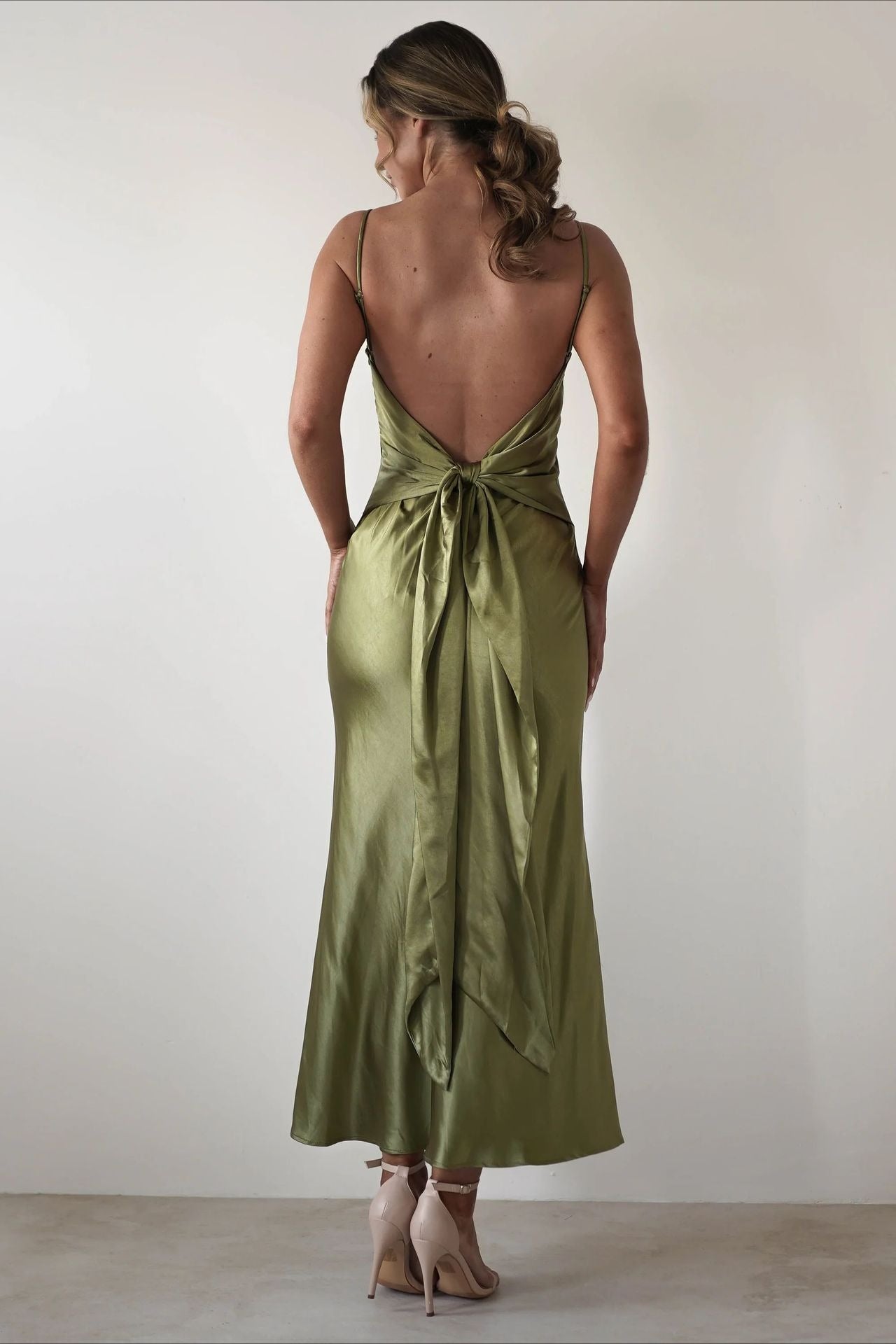 Tailored Satin Backless Tie Dress for Modern Fashion Wear