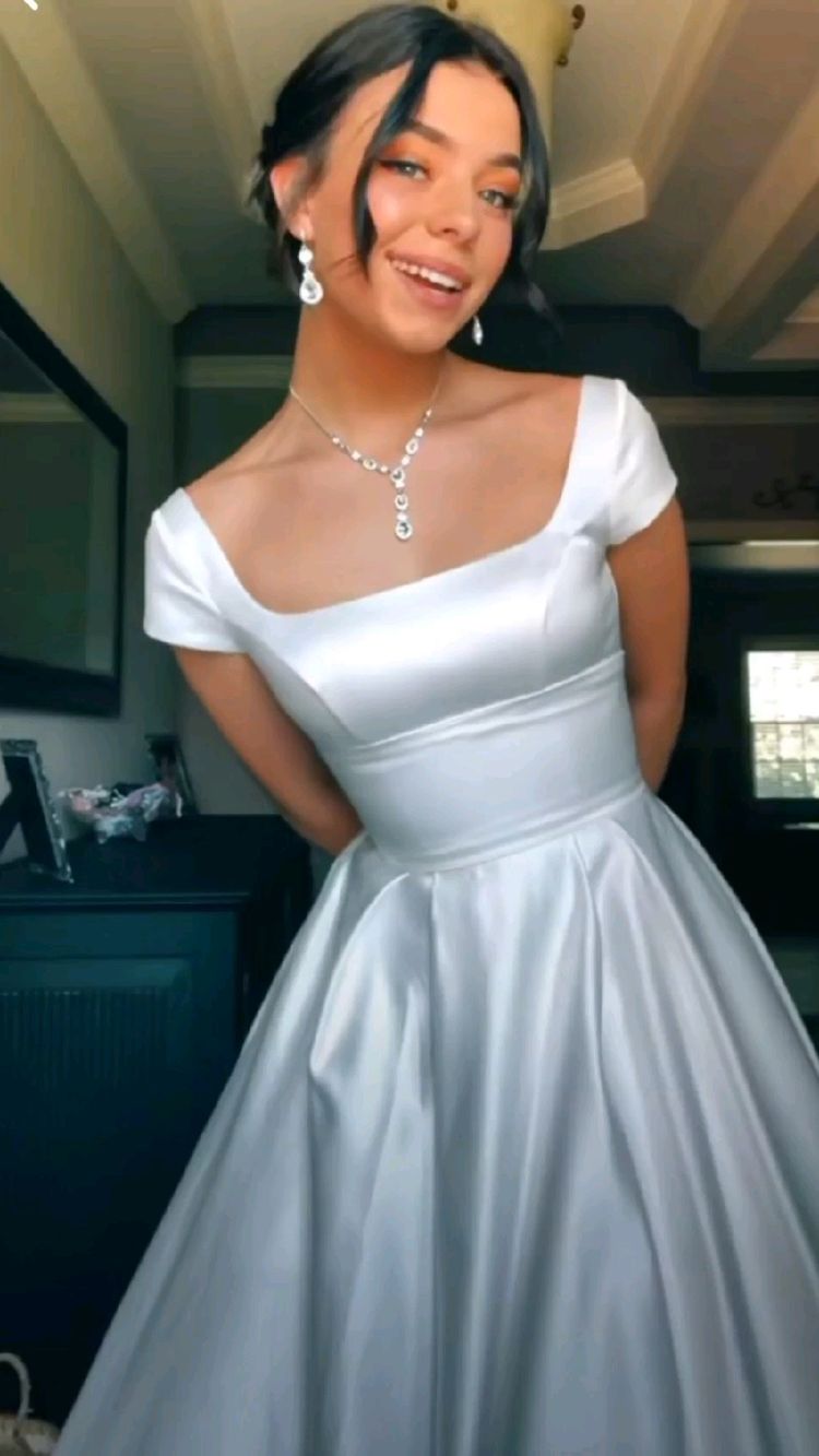 Generous A-line Simple Satin Wedding Dress Charming Wedding Dress