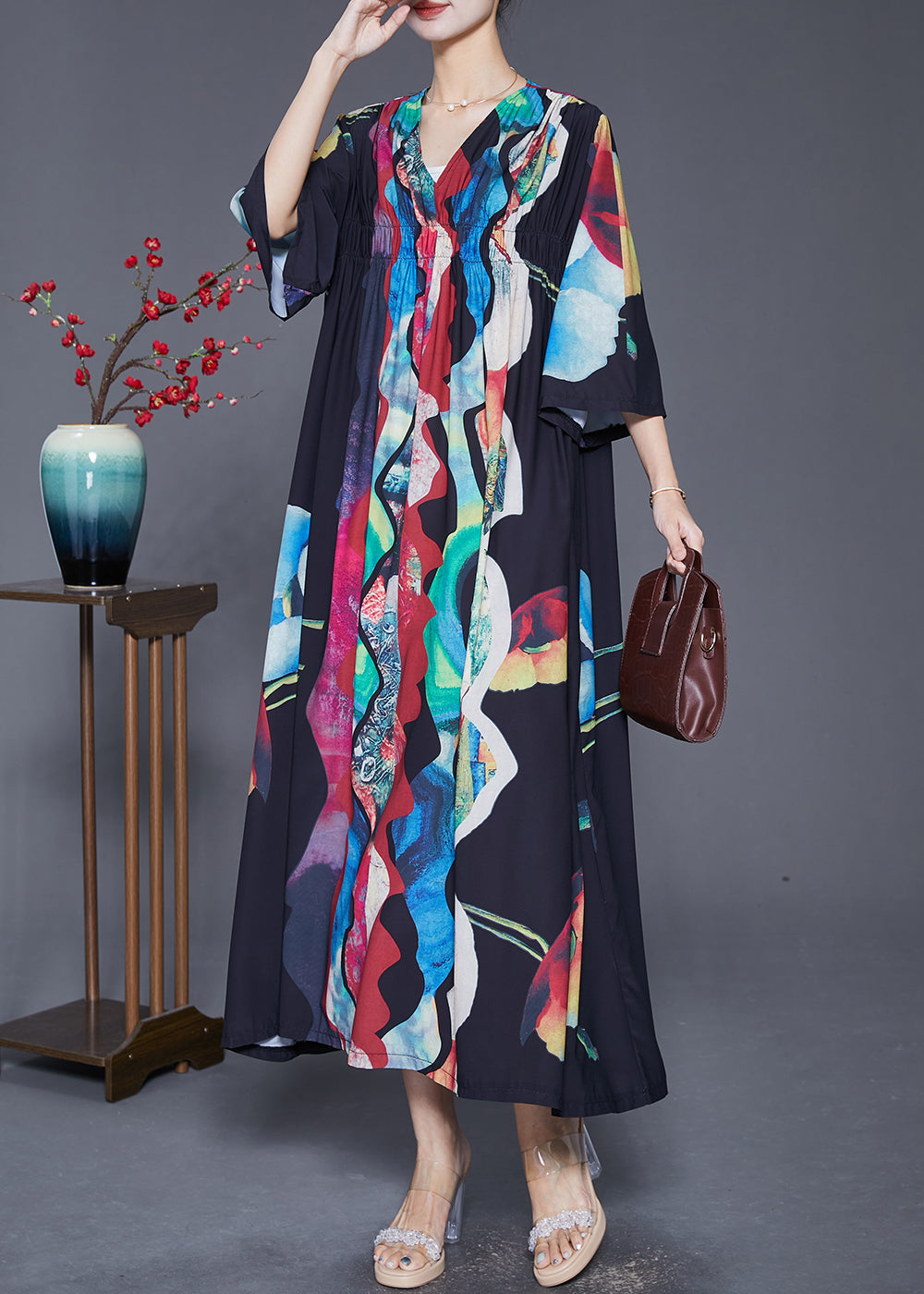 Well Tailored Dress with a Graceful Silhouette