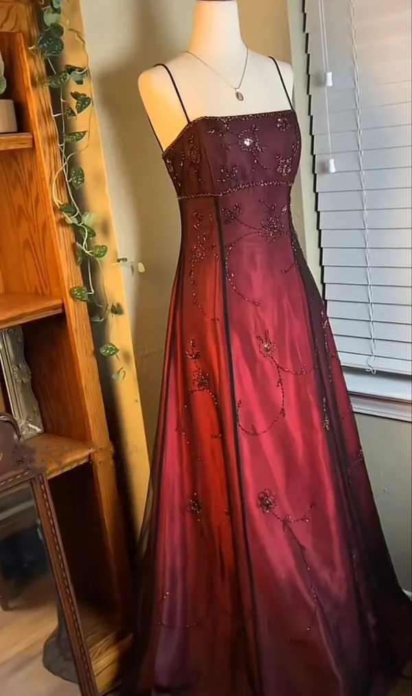 Spaghetti Straps Burgundy Beaded Long Prom Dress Vintage Evening Dress