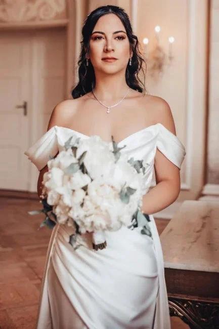 A-Line Elegant V-Neck Off-The Shoulder Split Front Strapless Wedding Dresses with Ruffles (ZD15746)