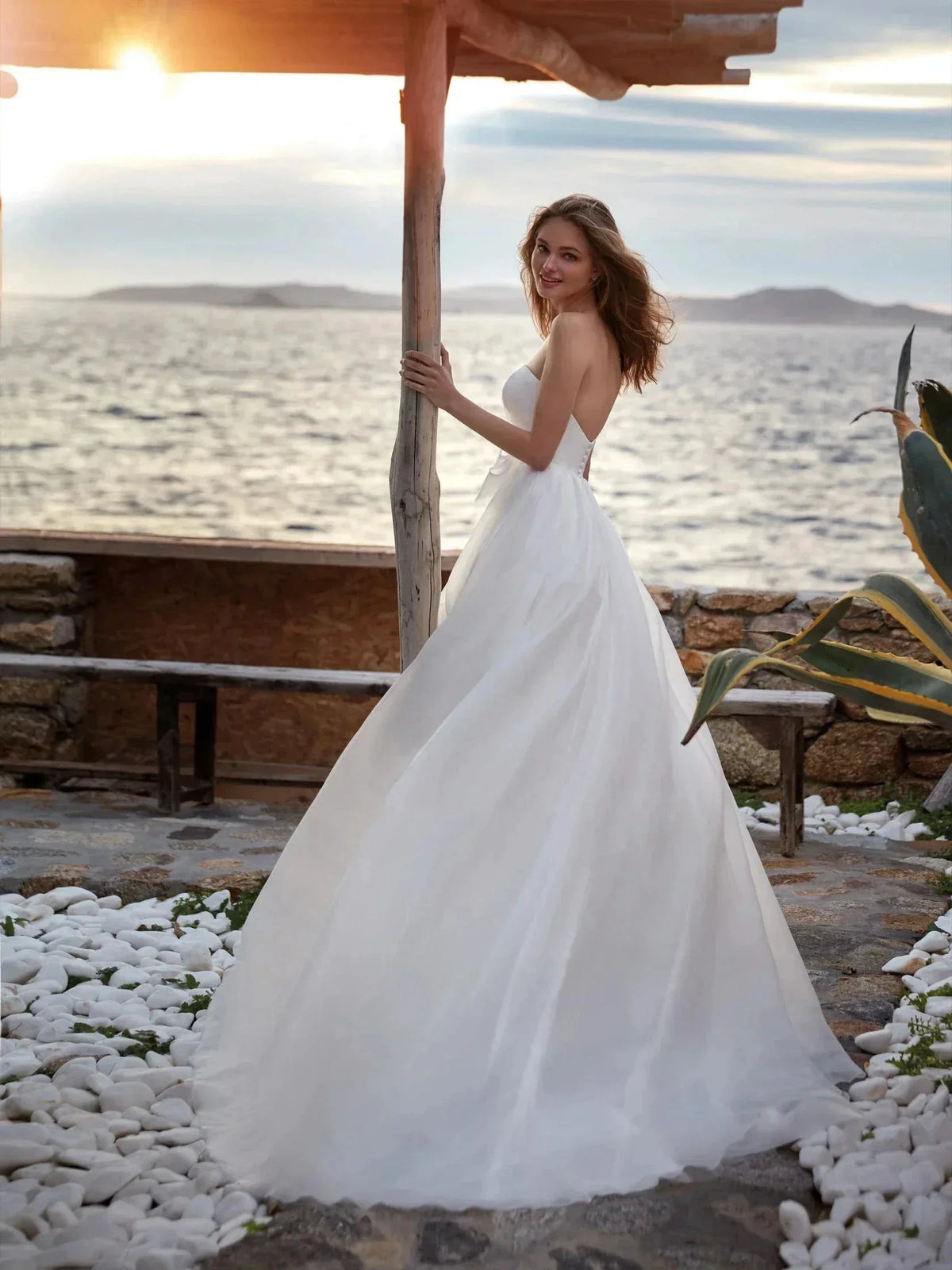 A-Line Gorgeous Round Neck Wedding Dresses Women's Sexy Sleeveless Formal Beach Party Bridal Gowns Plus Size Vestido De Casament (ZD14194)