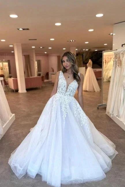 A-Line Tulle V-Neck Floor-Length Sleeveless Charming Wedding Dresses with Appliques (ZD15747)