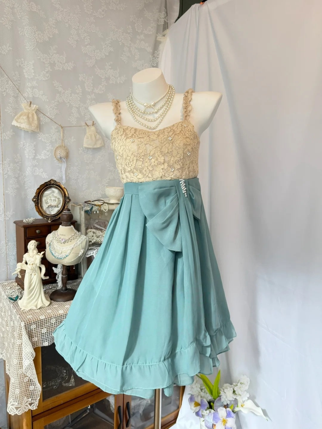 A-Line Lace Chiffon Short Retro Homecoming Dress
