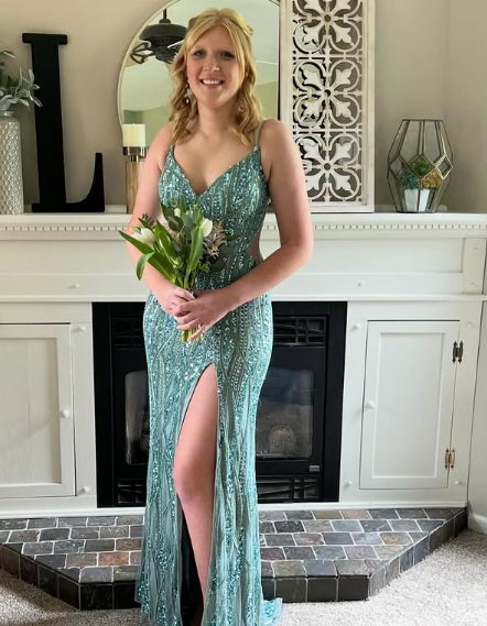 Gorgeous Green Spaghetti Straps Tulle Sequins Evening Gown Slit Prom Dress Y7919 - View 2 | VelvetHem