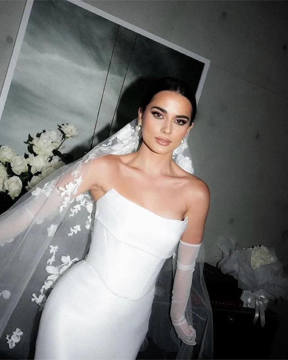 Elegant Satin Mermaid Wedding Dresses Strapless Pleats Bride Dress Wedding Party Wear Custom made Wedding Gowns