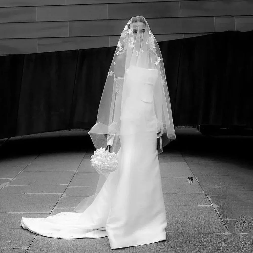 Elegant Satin Mermaid Wedding Dresses Strapless Pleats Bride Dress Wedding Party Wear Custom made Wedding Gowns Ivory