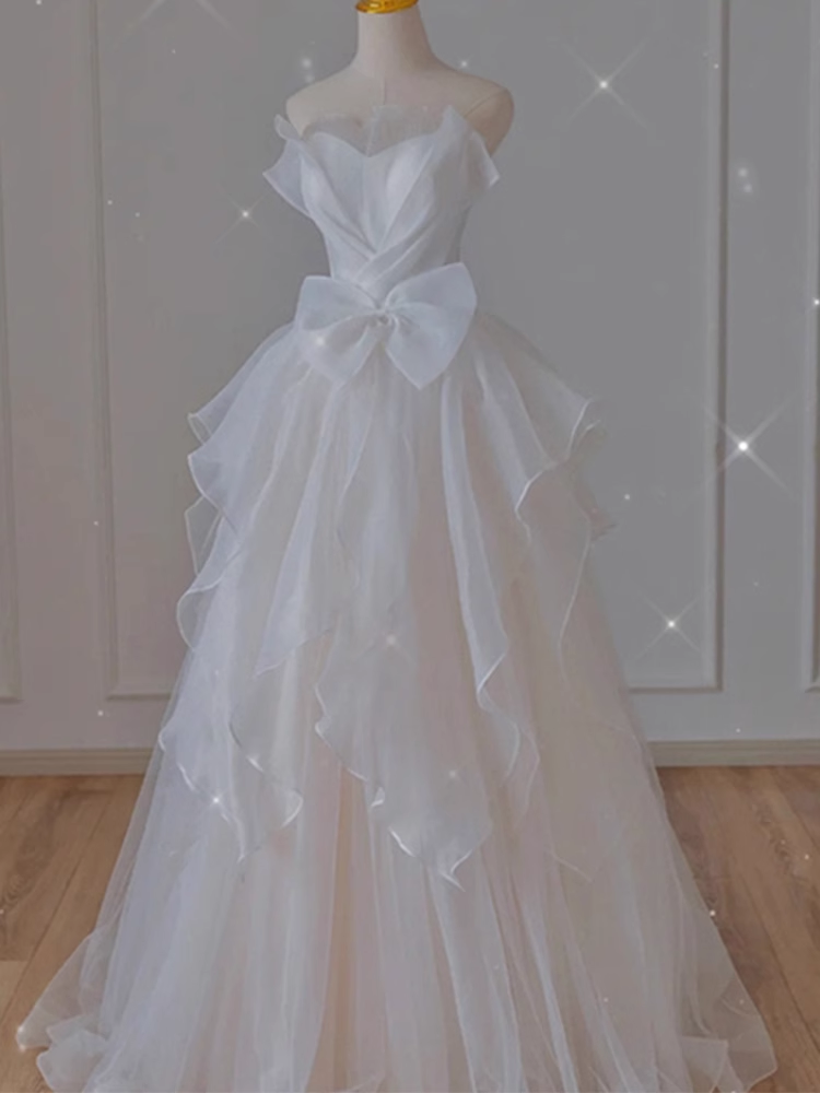 Vintage Ball Gown Short Sleeves White Long Wedding Dresses B084