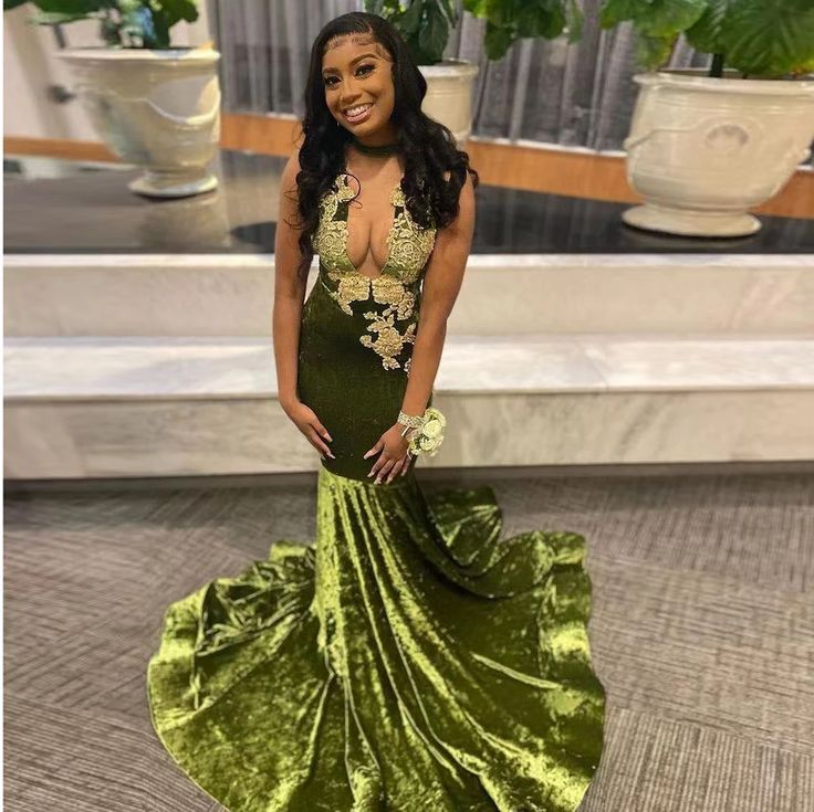 African Prom Dress For Black Girl Velvet Appliques Deep V Neck Sexy Mermaid Graduation Party Evening Dress Y6345 - View 3 | VelvetHem