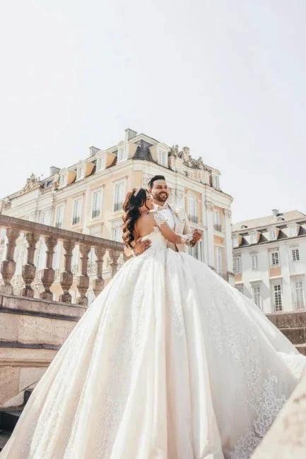 Ball Gown Floor-Length Stain Long Sleeve Appliques Sweetheart Tulle Wedding Dresses with Beadings (ZD15738)