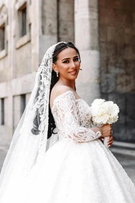 Ball Gown Sweetheart Long Sleeve Floor-Length Stain Wedding Dresses with Lace (ZD15742)