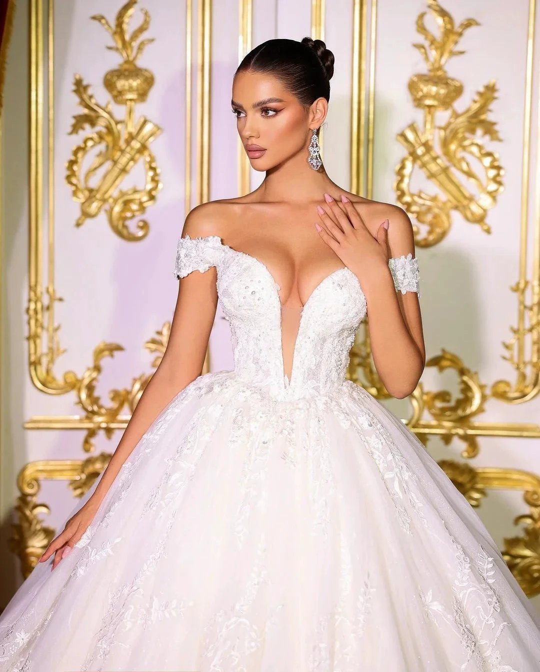 Beautiful Long A-line Off-the-shoulder V-neck Appliques Wedding Dress (ZD15650)