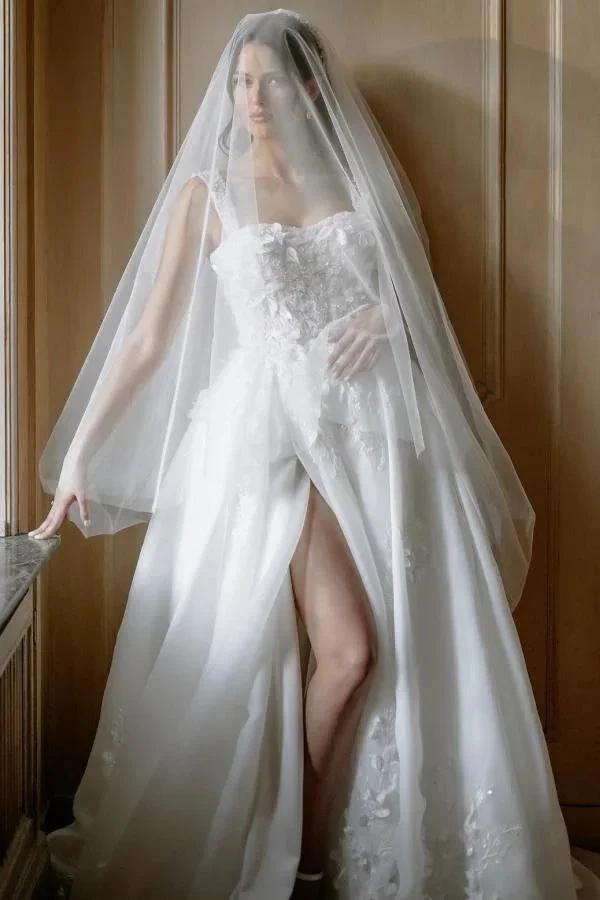 Beautiful Long A-line Split Front Sleeveless Wedding Dresses with Lace (ZD15645)