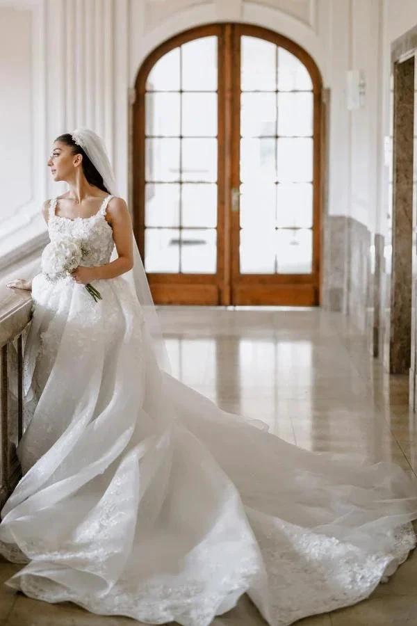 Beautiful Long A-line Split Front Sleeveless Wedding Dresses with Lace (ZD15645)