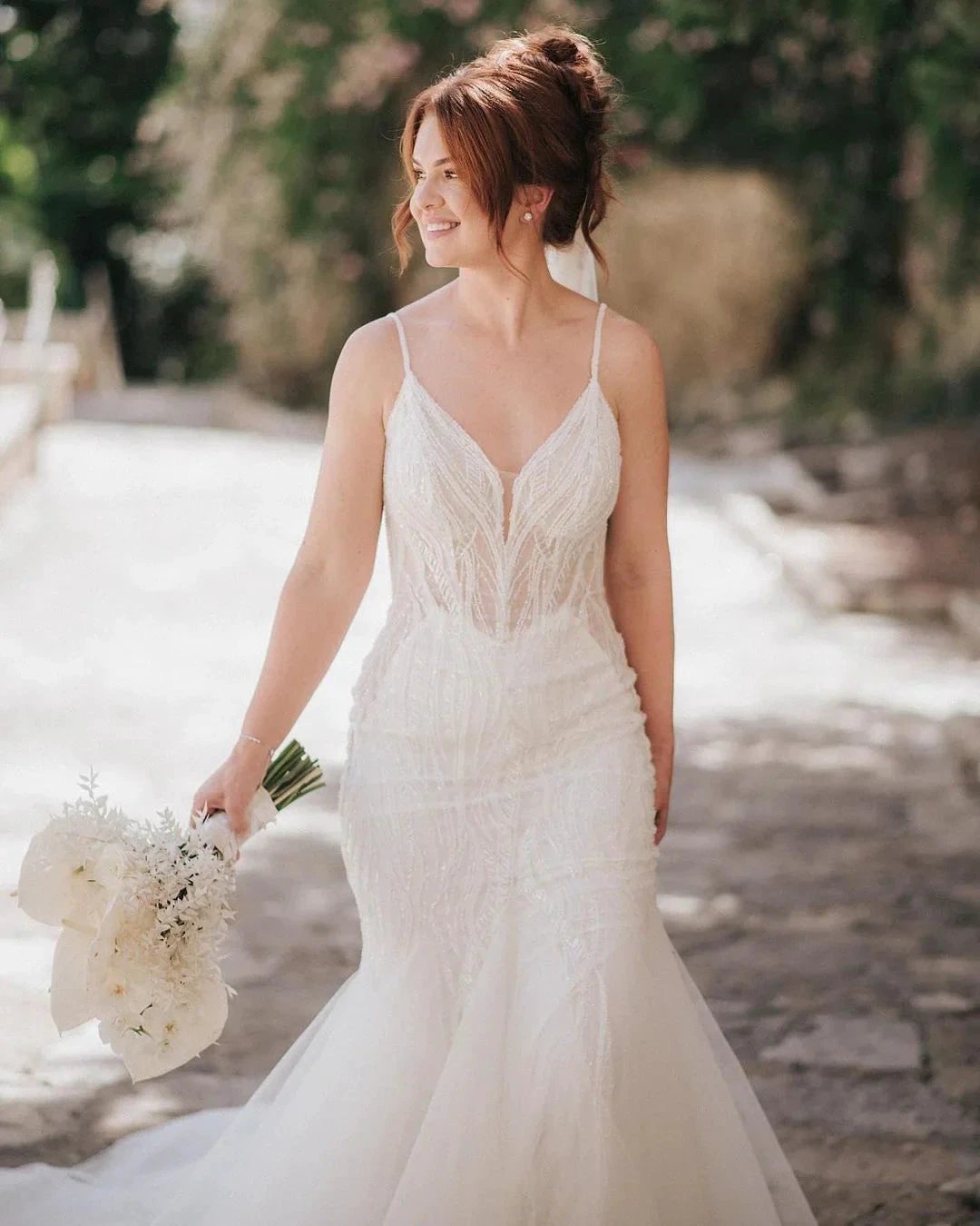 Beautiful Long Mermaid Spaghetti Straps V-neck Lace Sleeveless Backless Wedding Dress (ZD15662)