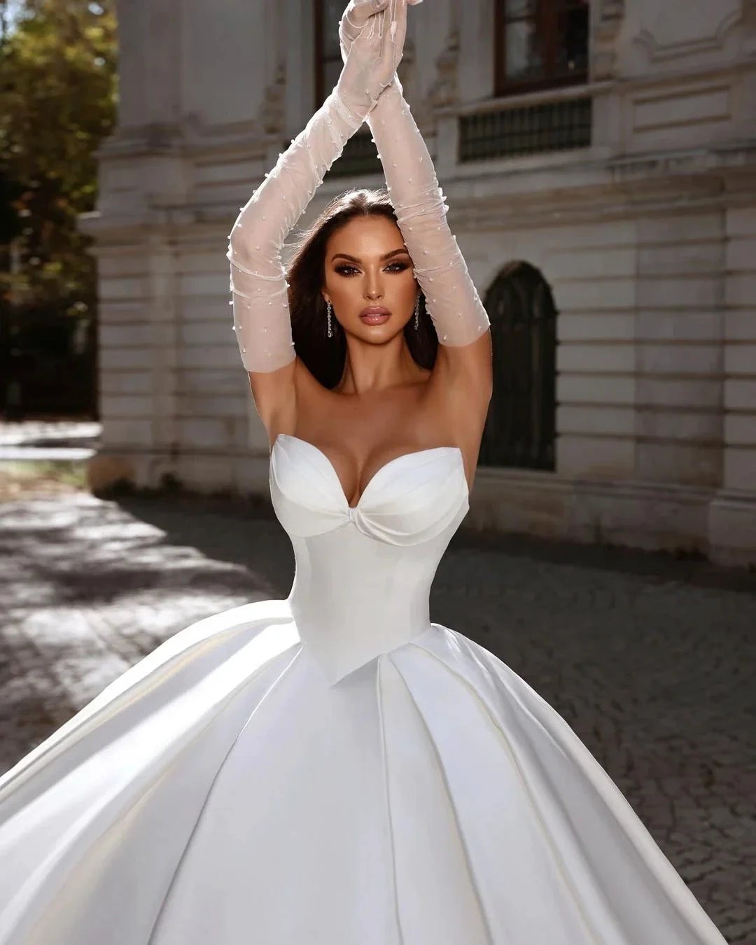 Beautiful Long White A-line Satin Sleeveless Ball Gown Wedding Dress (ZD16485)