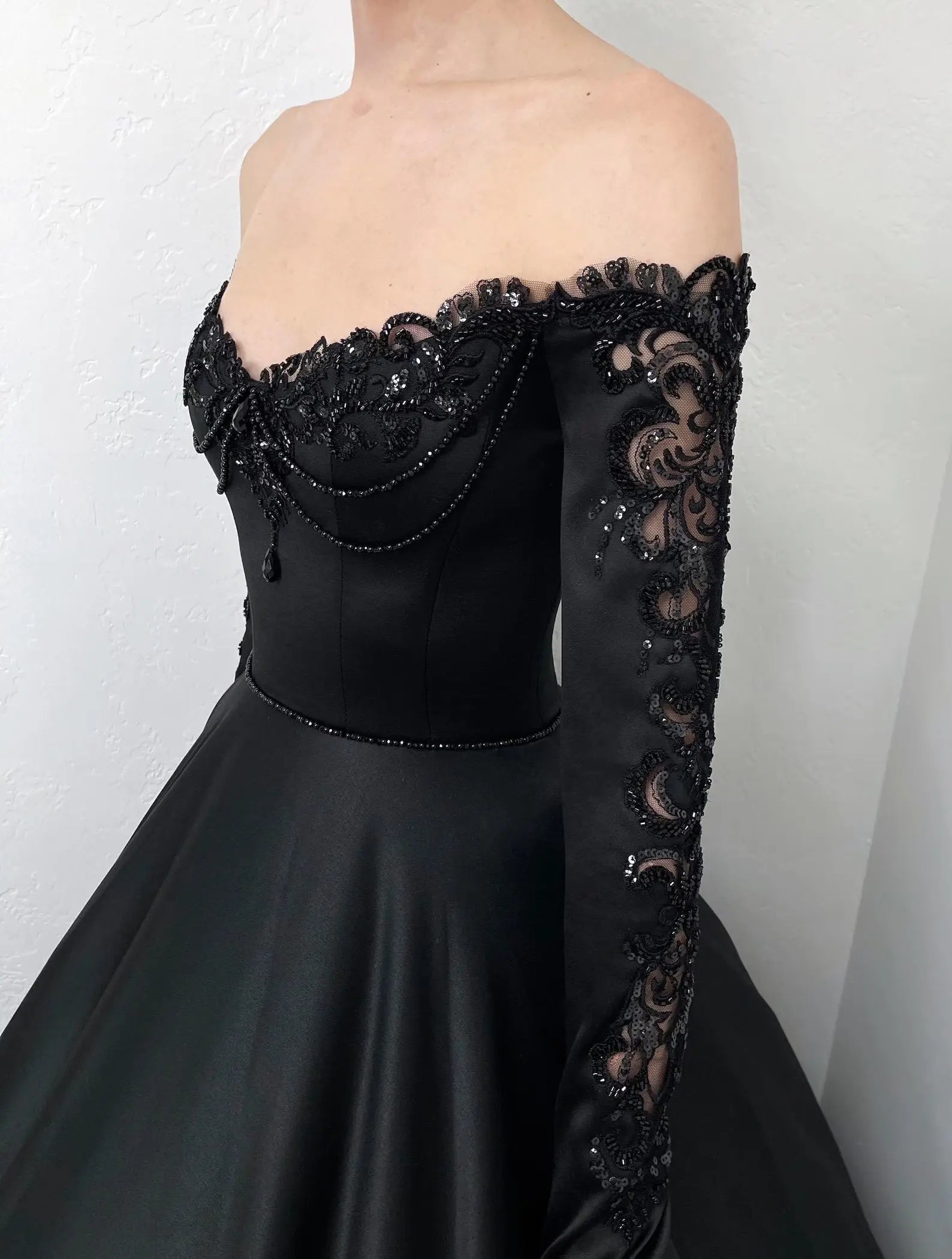 Black Luxury Gothic Wedding Dress Heavy Beading Lace Ball Gown ZP198