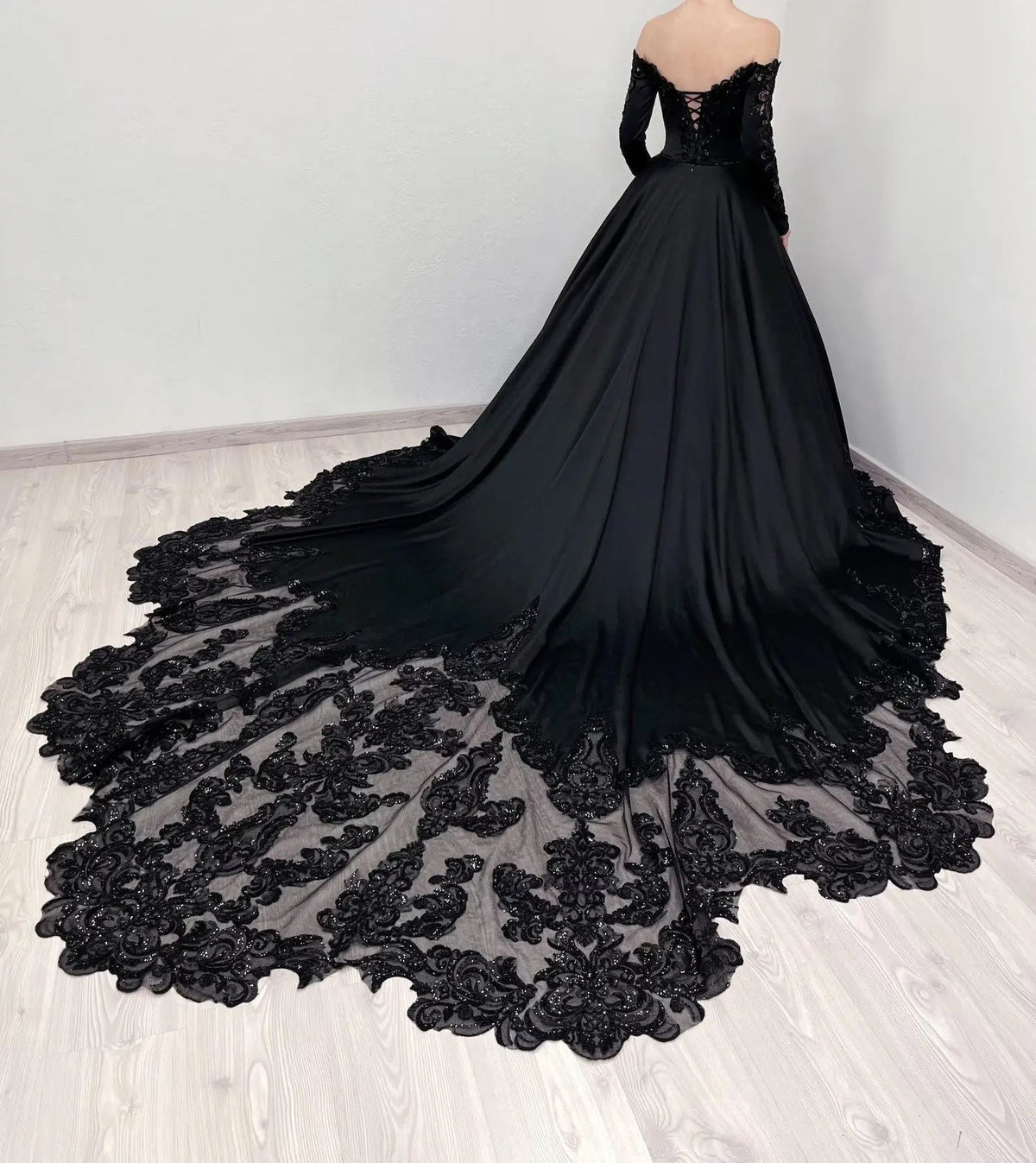 Black Luxury Gothic Wedding Dress Heavy Beading Lace Ball Gown ZP198