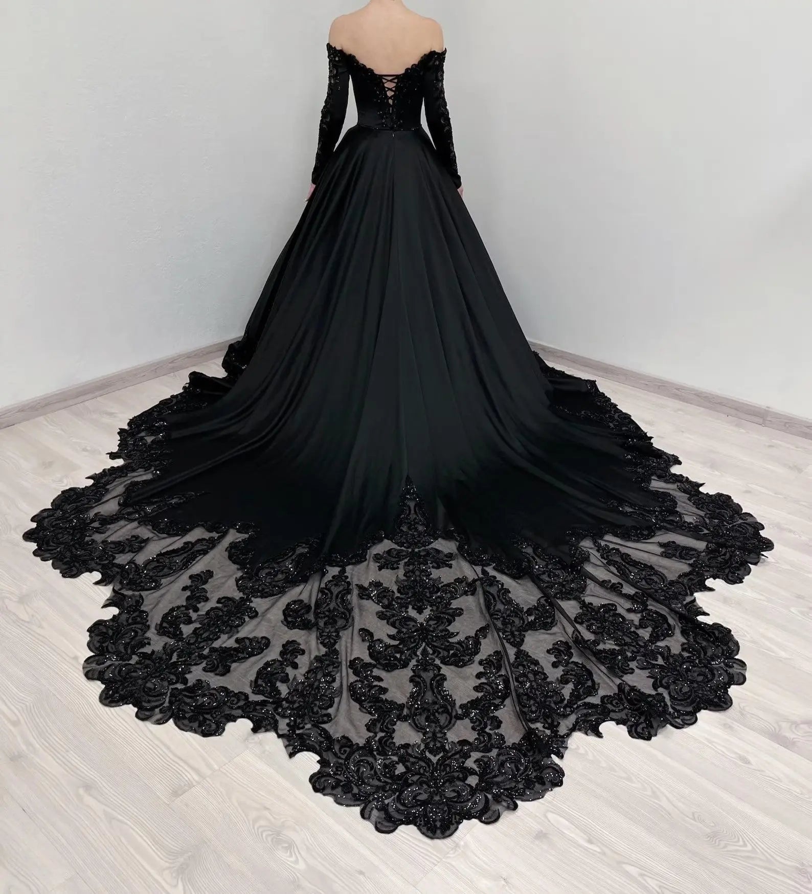 Black Luxury Gothic Wedding Dress Heavy Beading Lace Ball Gown ZP198