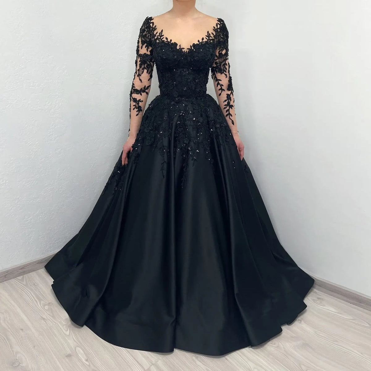 Black Luxury Gothic Wedding Dress Bridal Gown Heavy Beading  ZP199