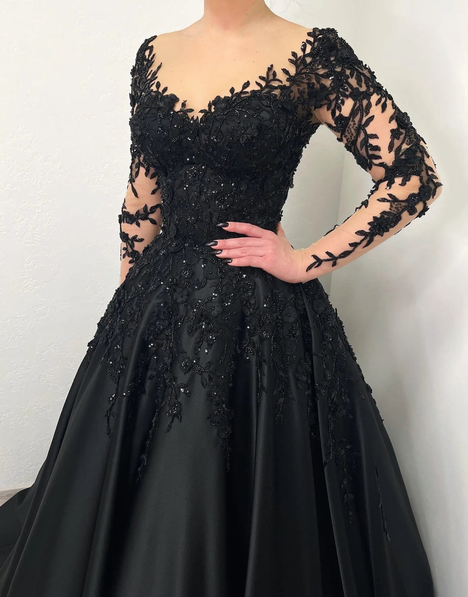 Black Luxury Gothic Wedding Dress Bridal Gown Heavy Beading  ZP199