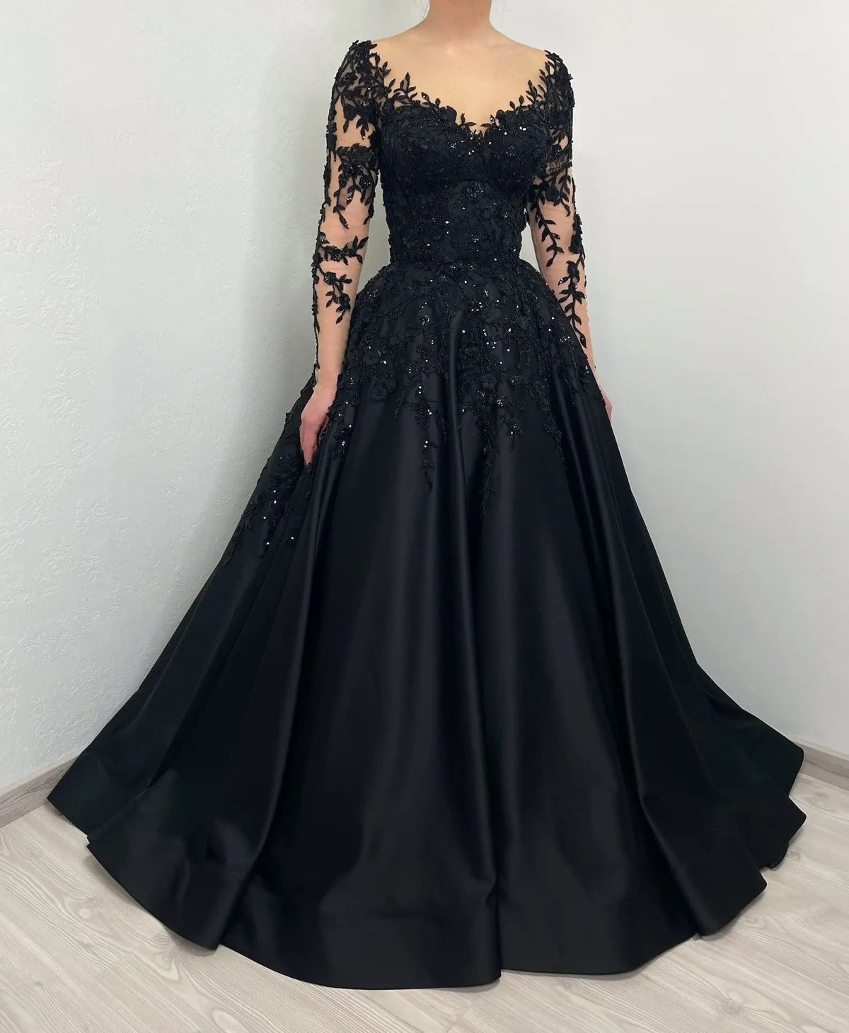 Black Luxury Gothic Wedding Dress Bridal Gown Heavy Beading  ZP199