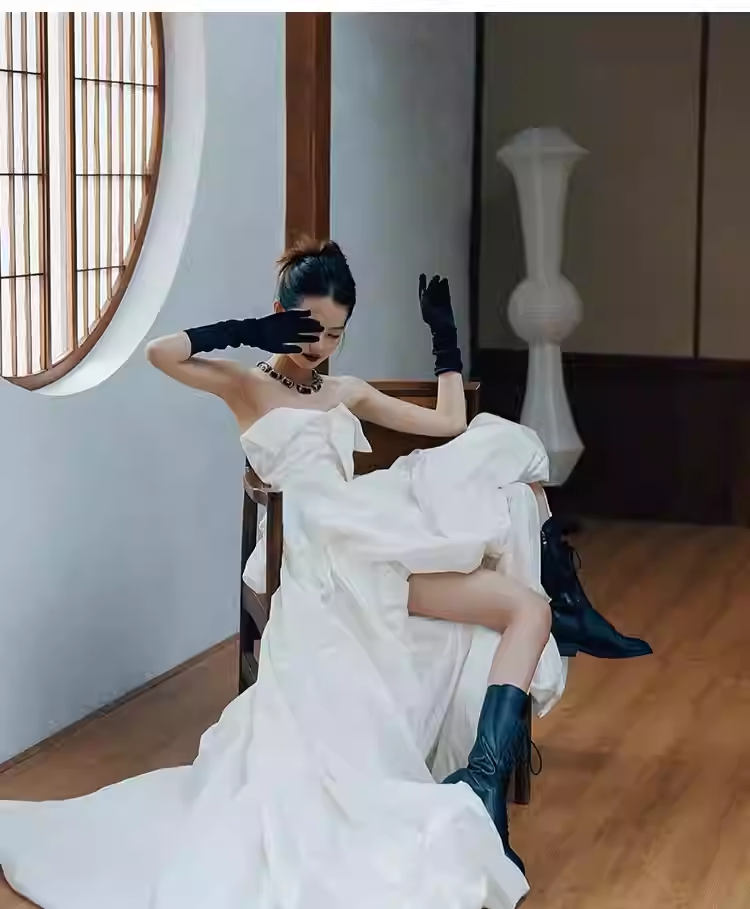 Vintage Ball Gown White Satin Wedding Dresses C121